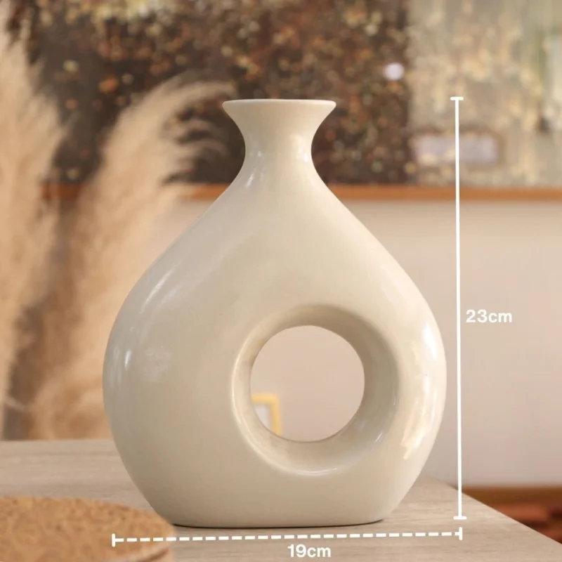 Vaso Orgânico Vazado em Cerâmica · Off-white